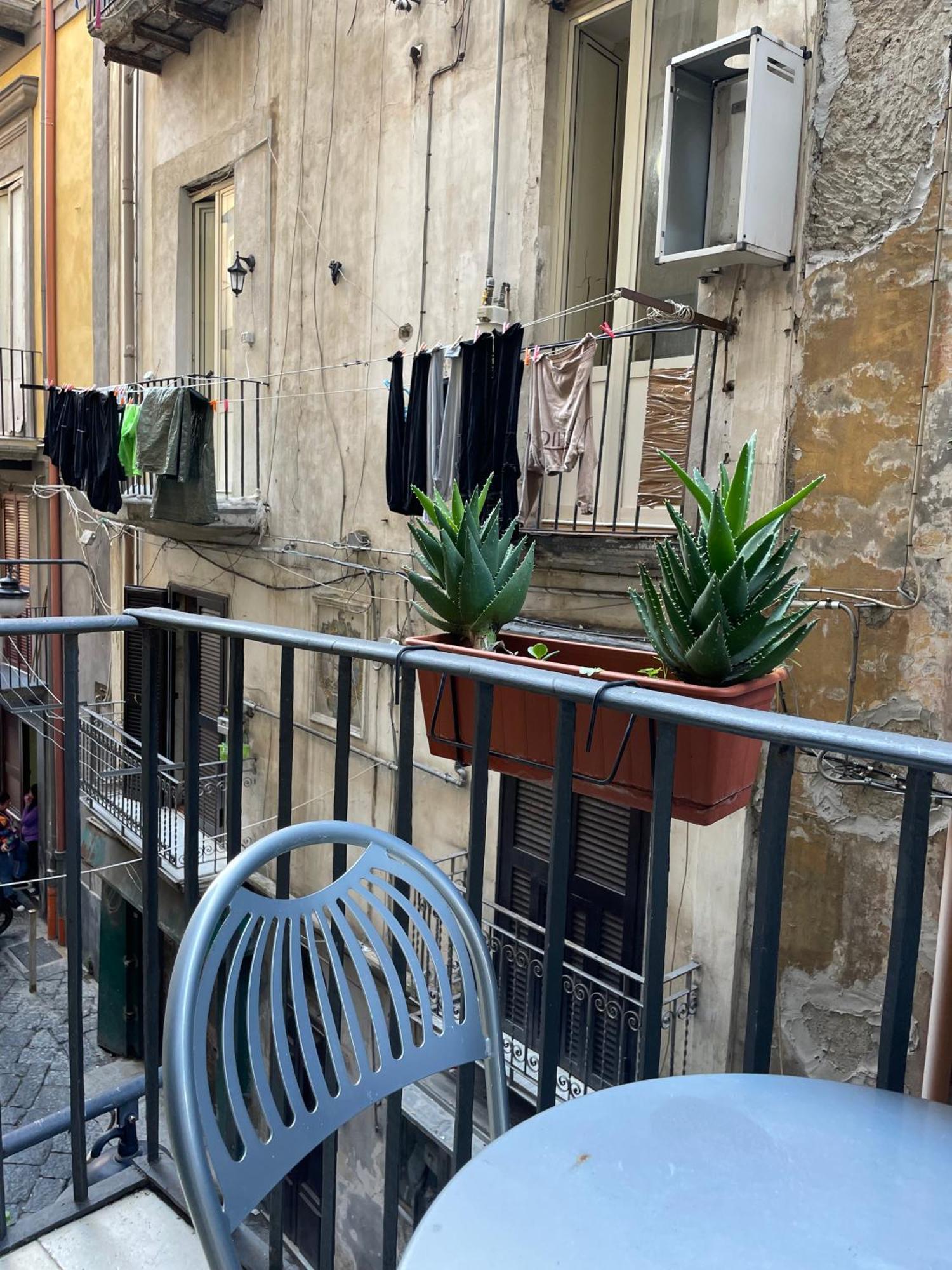 Case Cosi Apartments - Napoli Bagian luar foto